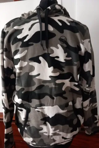 Sudadera Camuflaje Gris y Blanca