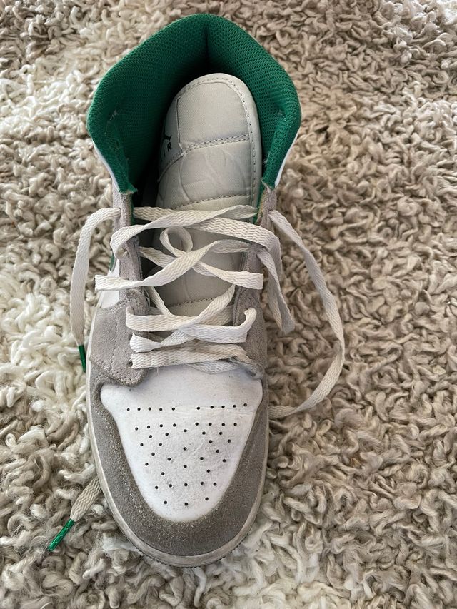 Deportivos Nike Jordan Grises y Verdes