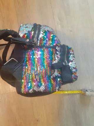 Mochila  mediana lentejuelas  arcoíris