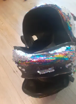 Mochila  mediana lentejuelas  arcoíris