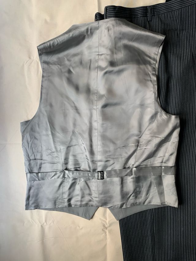 Chaqué caballero usado en dos ocasiones.