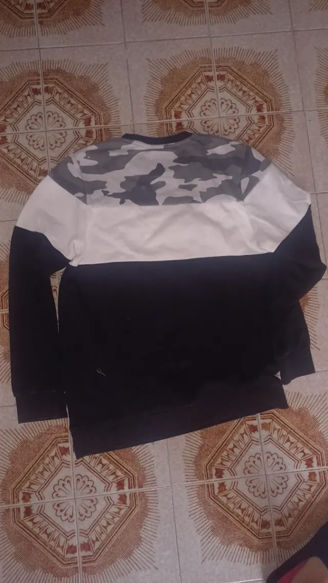 Sudaderas Download (DESCRIPCIÓN)