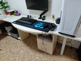 Escritorio PC Blanco