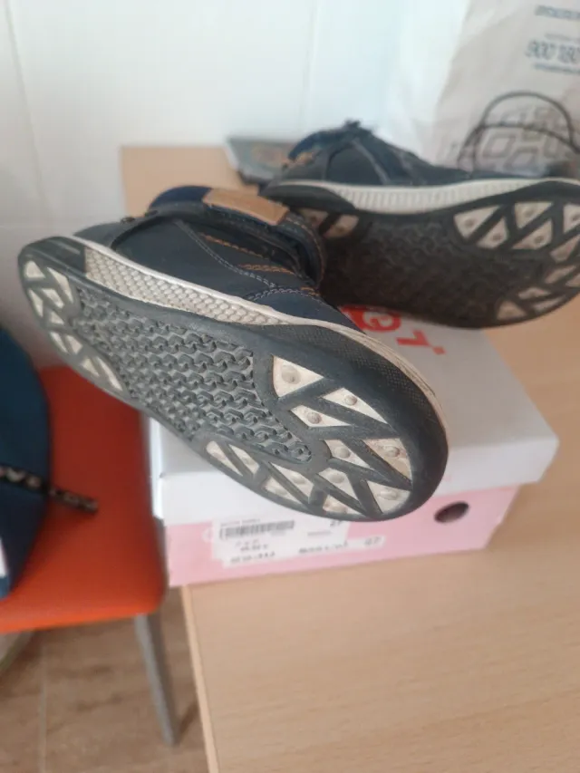 Stivali blu e bianchi per bambino