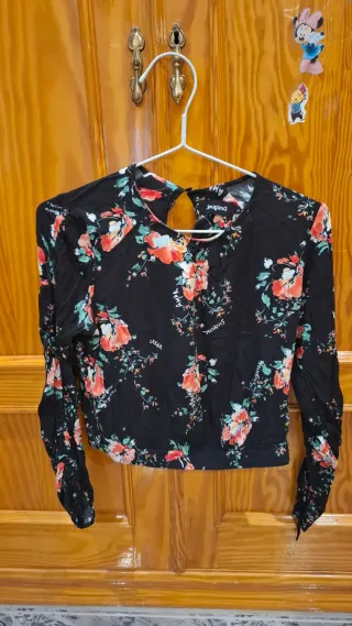 Camiseta Desigual floral manga larga
