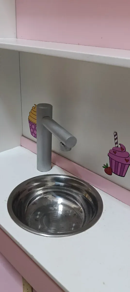 Cocina de madera infantil rosa
