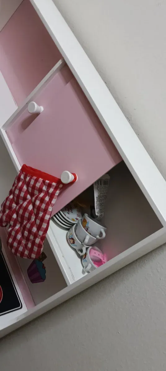 Cocina de madera infantil rosa
