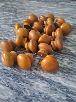 22 Pomos de madera para muebles