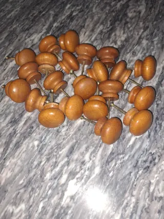 22 Pomos de madera para muebles