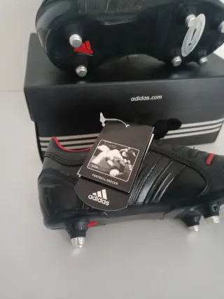Scarpe calcio Adidas tg.33 nere/rosse nuove