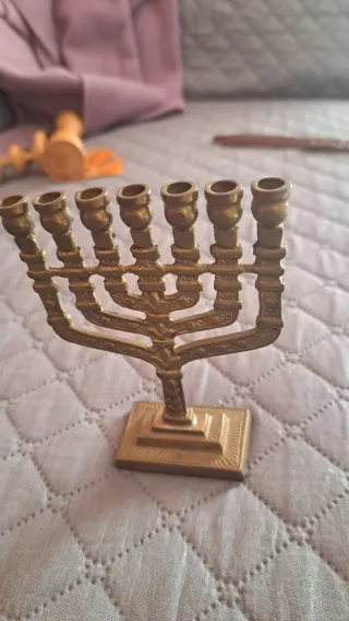 Menorah antica in ottone