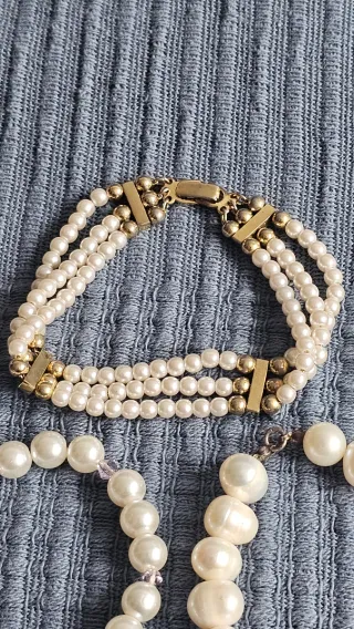 Lote 5 Pulseras Perlas ( no originales )