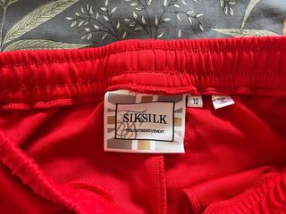 Pantalones deportivos rojos