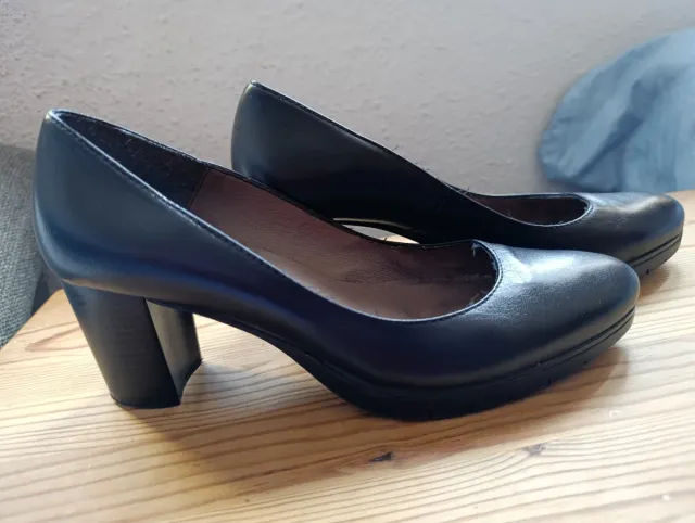 Zapatos salón de piel negros