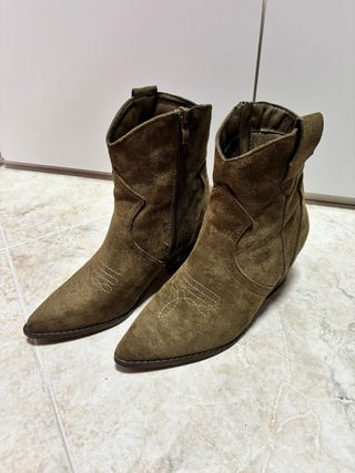 Botines cowboy ante kaki
