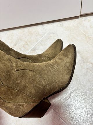 Botines cowboy ante kaki