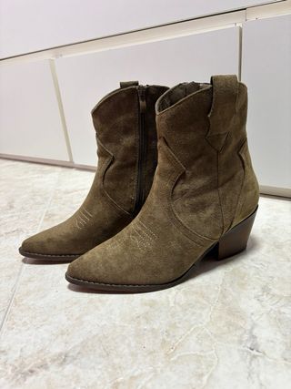 Botines cowboy ante kaki