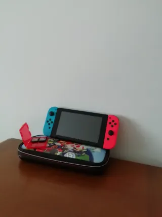 Nintendo Switch en perfecto estado con Zelda