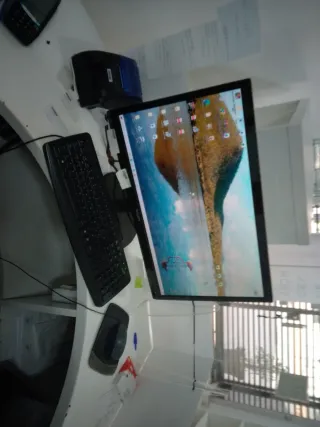 Ordenador completo gris