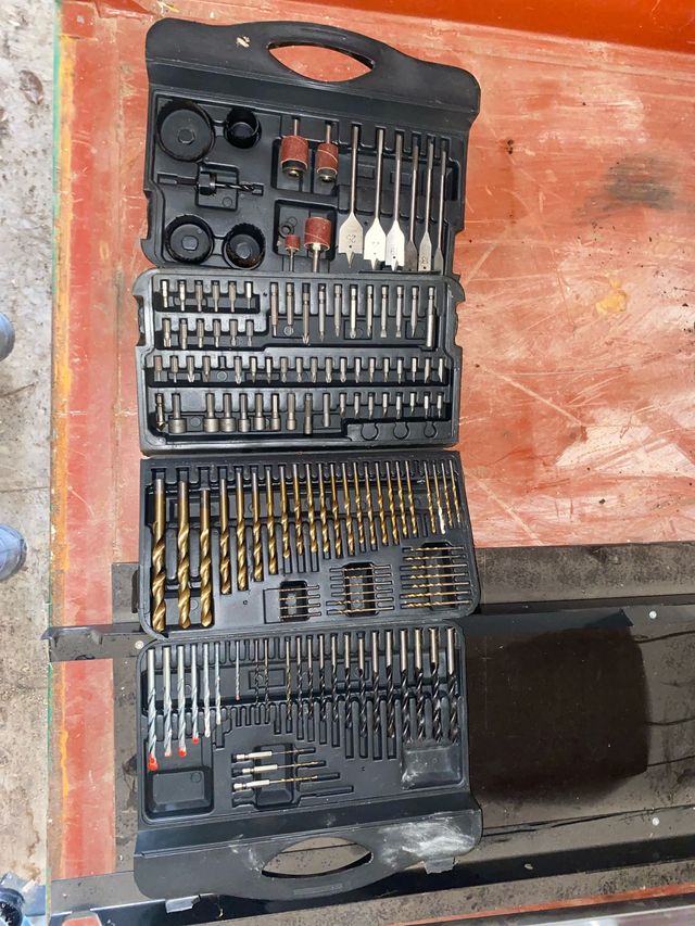 Maletín de brocas y accesorios