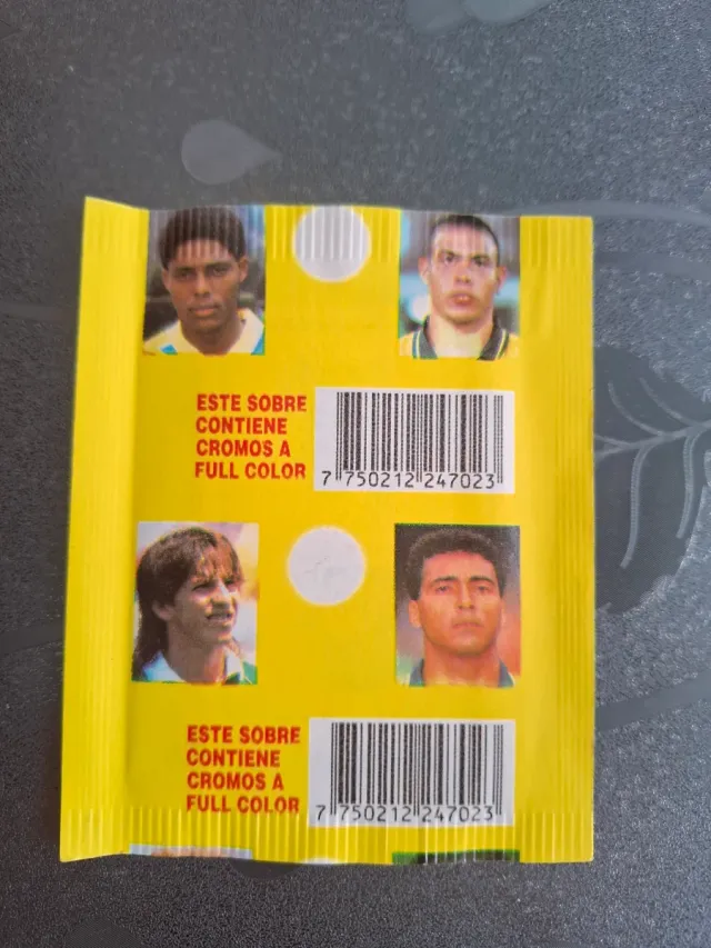 Album Copa América 97 vacio + colección  sin pegar