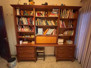 Cómoda de madera marrón