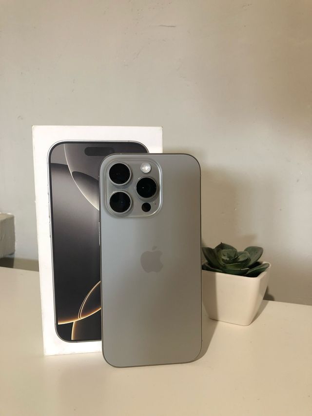 iPhone 16 Pro Grigio