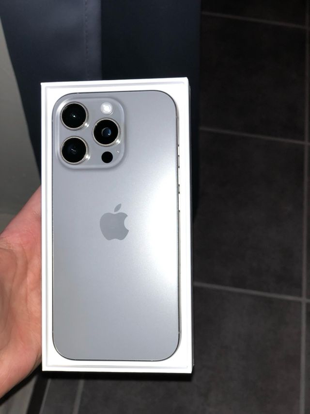 iPhone 16 Pro Grigio