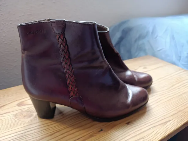 Botines Wonders Marrones con Trenzado