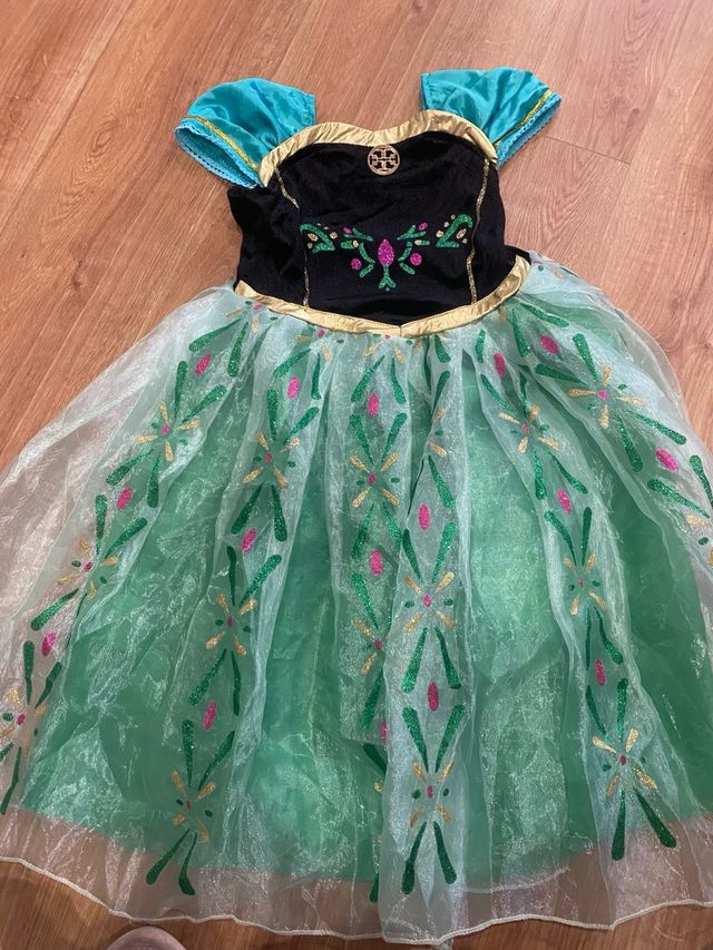 Lote 3 disfraces princesas. Talla: 140 cm