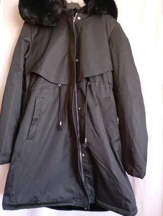 Chaquetón negro mujer con capucha