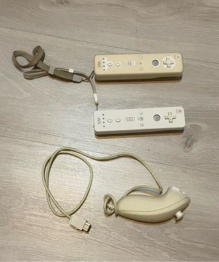 Mandos Nintendo Wii + Nunchuk.