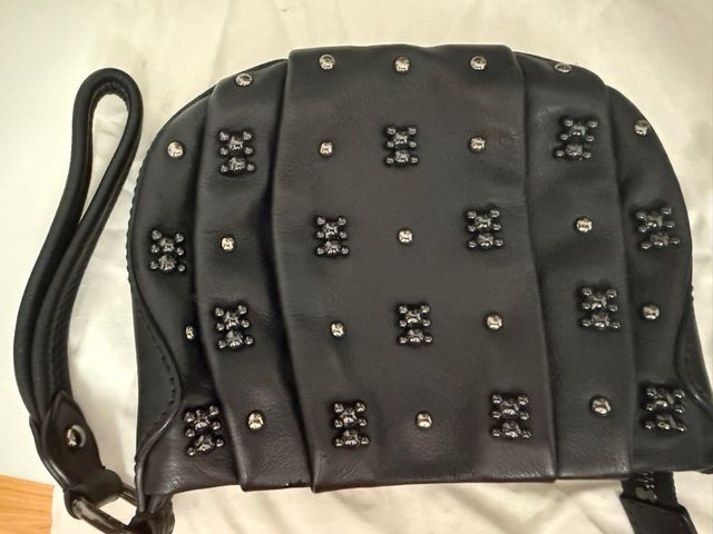 Bolso Tous Negro con Tachuelas y osos en relieve