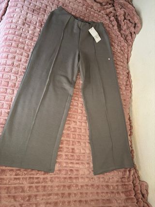 Conjunto Zara Sudadera y Pantalón Gris