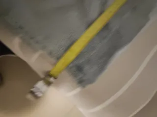 Bermuda vaquera hombre desgastada