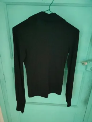 Camisa Bershka elástica negra