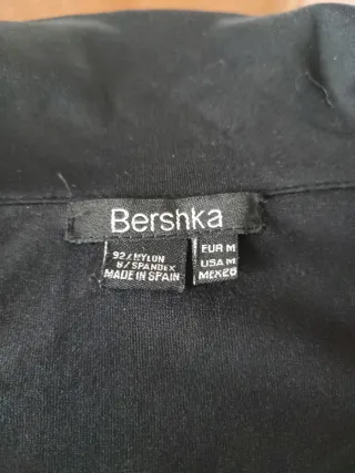 Camisa Bershka elástica negra