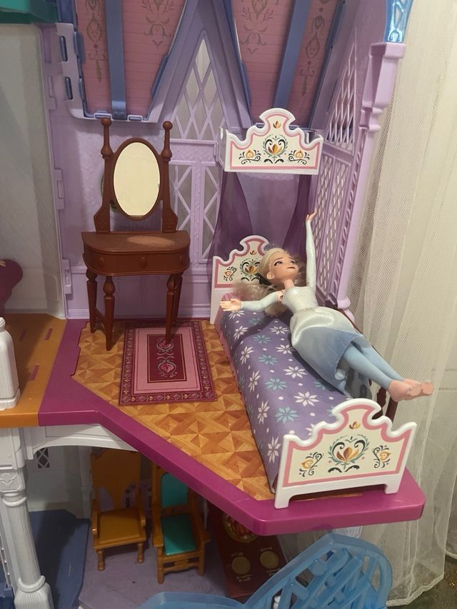 Castillo Frozen con muñecas y accesorios