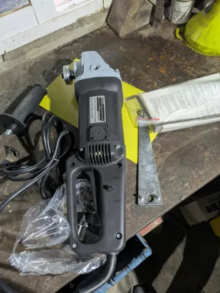 Radial 1700W Ø 230 mm Bruder Mannesmann