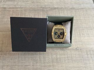 Reloj Guess Dorado y Negro