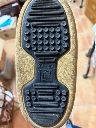 Botas de nieve rojas