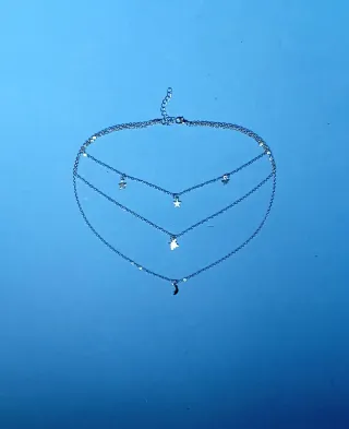 Collar plateado nuevo