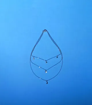 Collar plateado nuevo