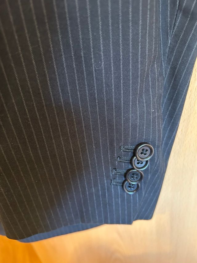 Massimo Dutti. Traje de calça com risca diplomática