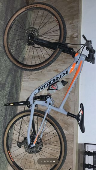 Bicicleta Kross Gris y Naranja