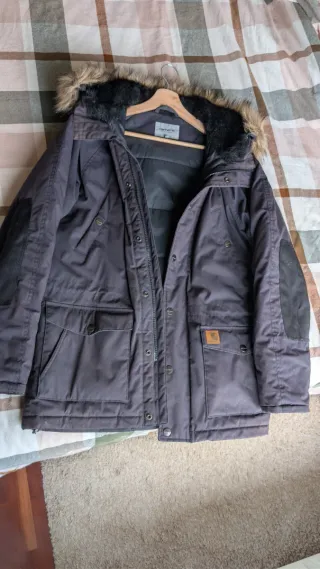 Chaqueta Carhartt Negra con Capucha
