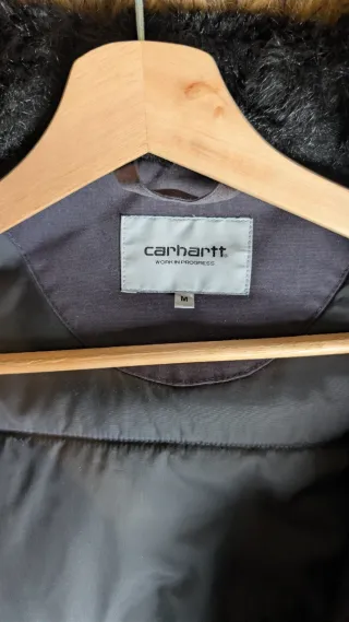 Chaqueta Carhartt Negra con Capucha