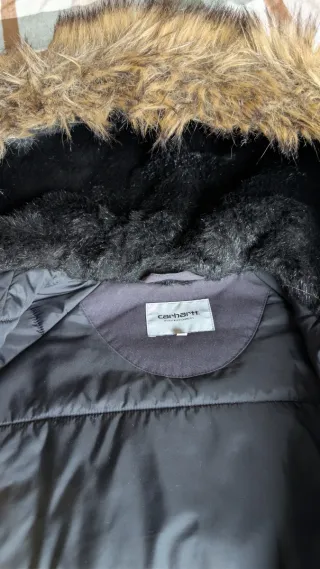 Chaqueta Carhartt Negra con Capucha