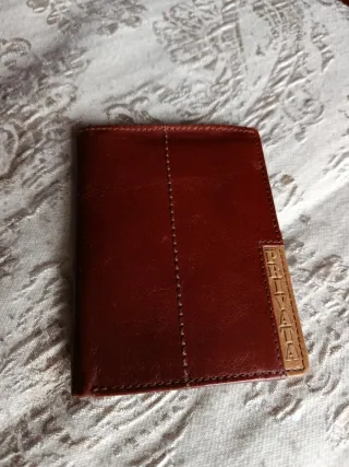 Cartera billetera de piel marrón