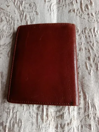 Cartera billetera de piel marrón